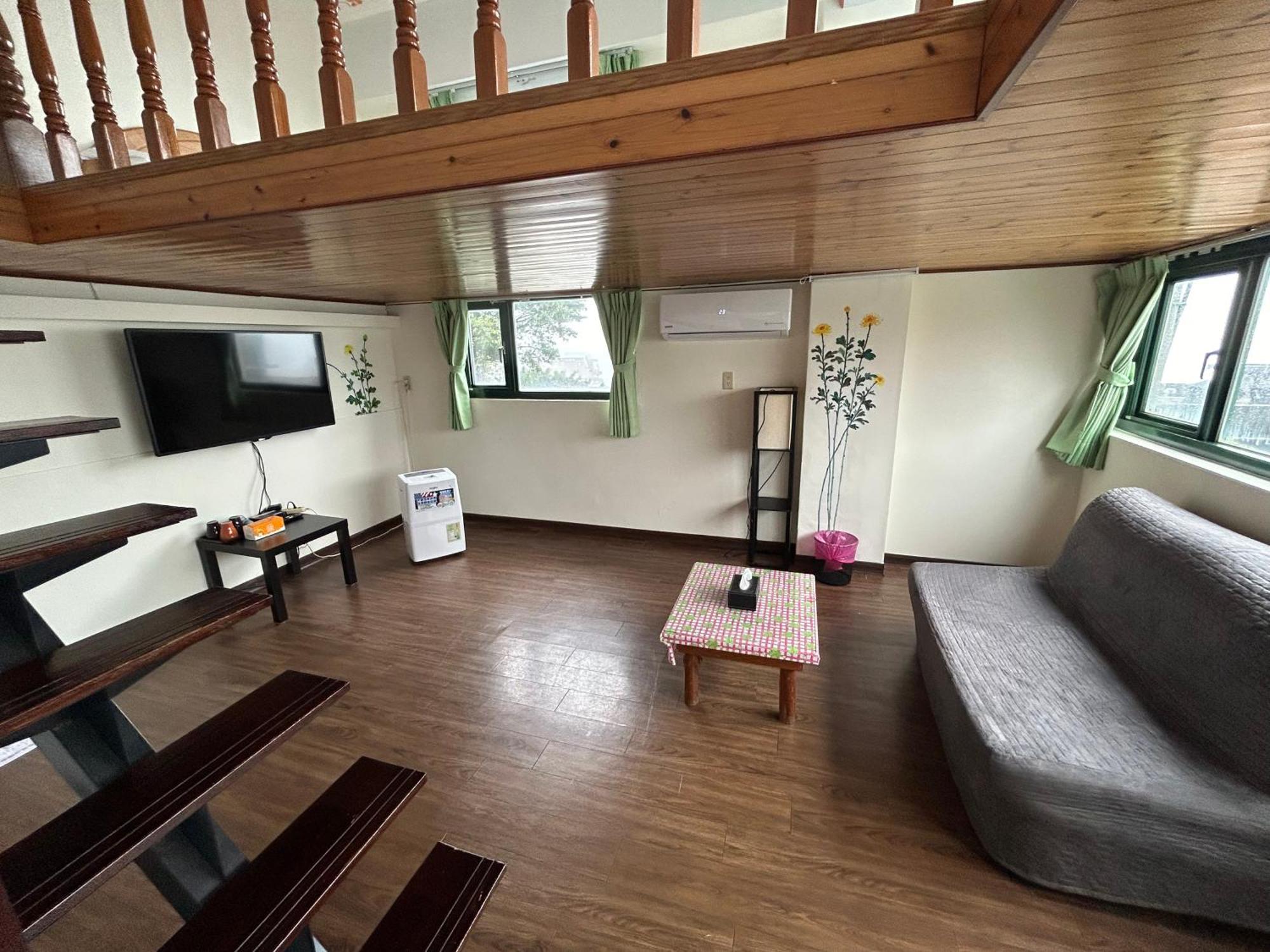 Old Street Seaview Homestay Цзюфэнь Экстерьер фото