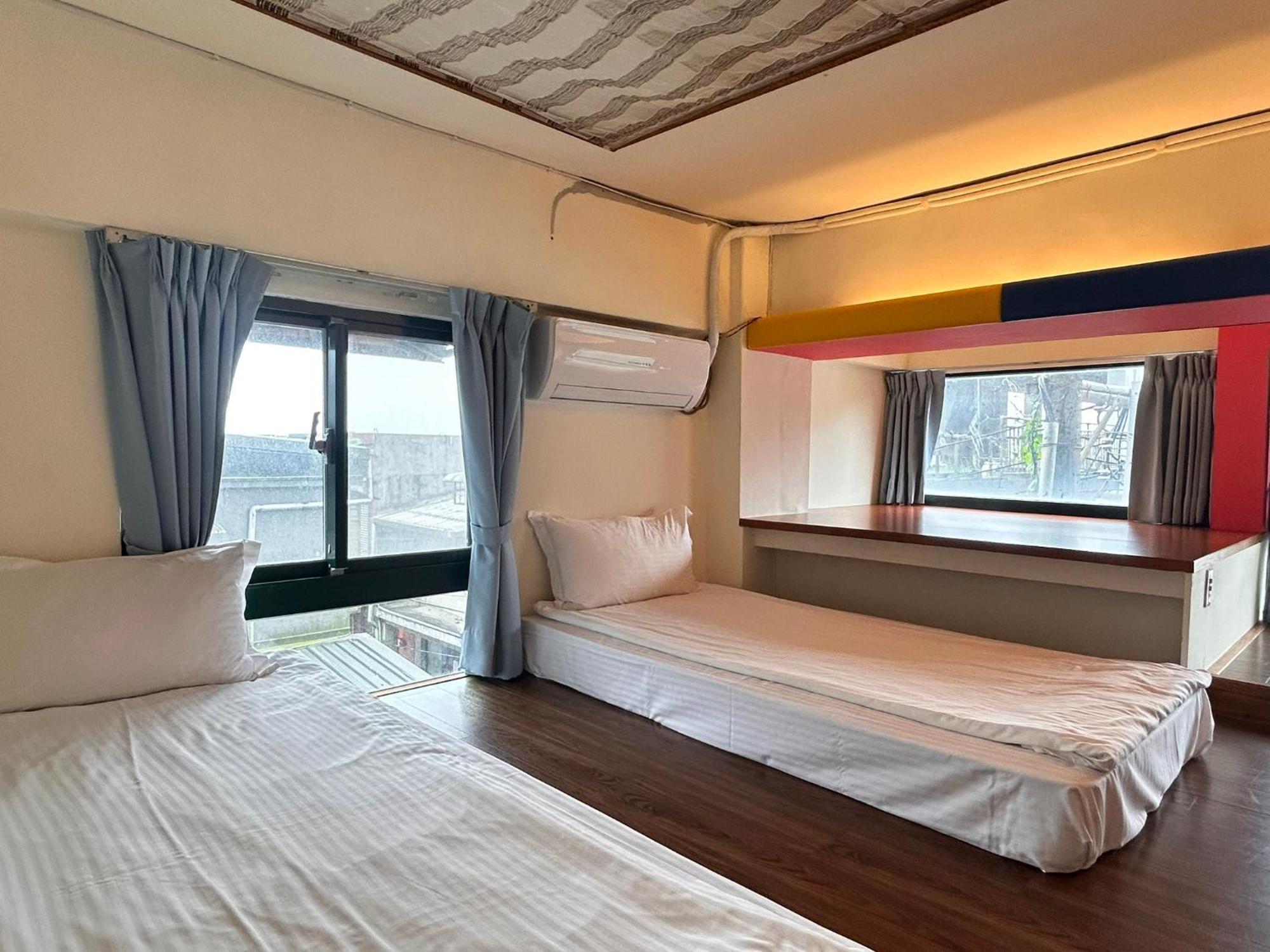 Old Street Seaview Homestay Цзюфэнь Экстерьер фото